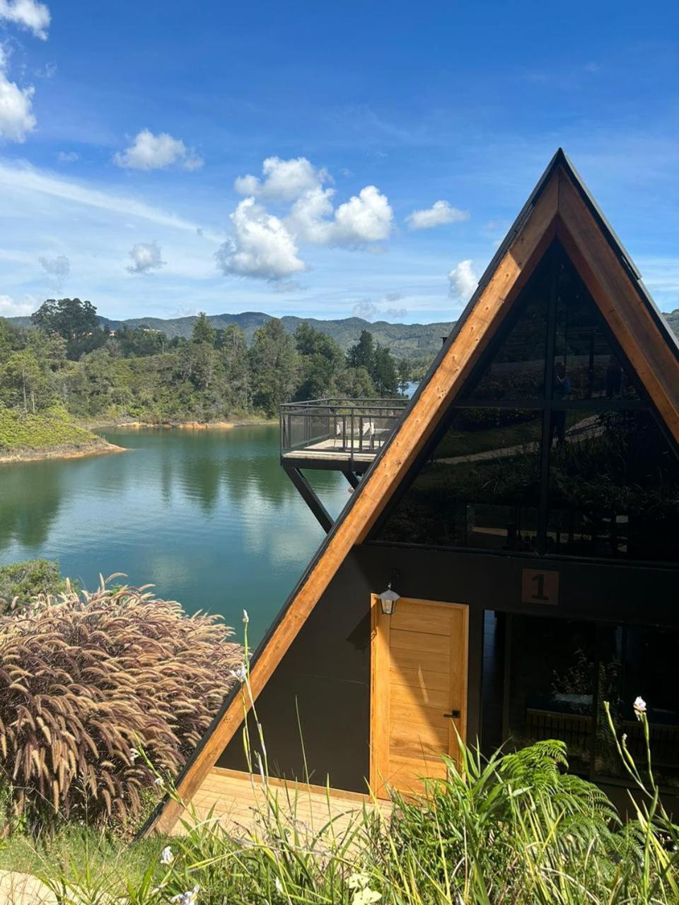 Gretel Chalets Suizo Guatapé Exterior foto
